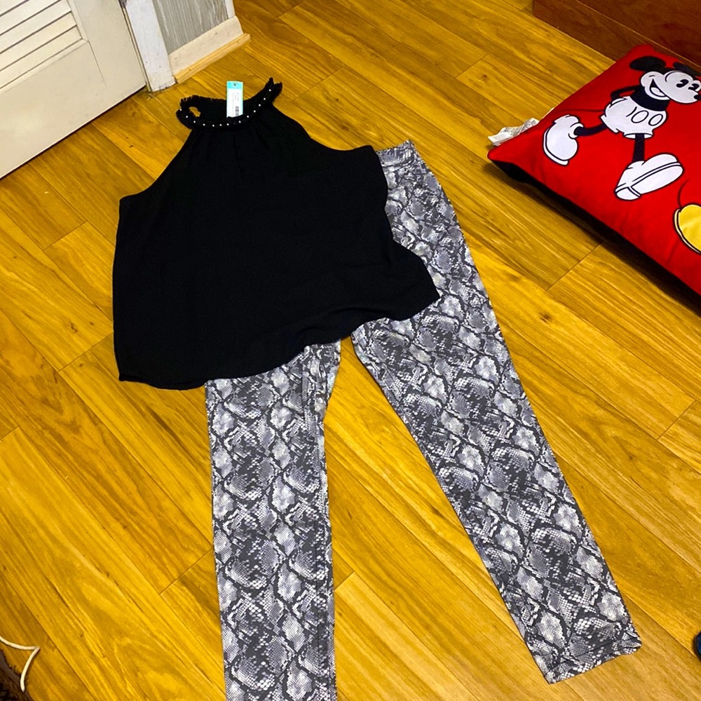 Bundle 7 animal print jeans w Pixley sleeveless NWT top!